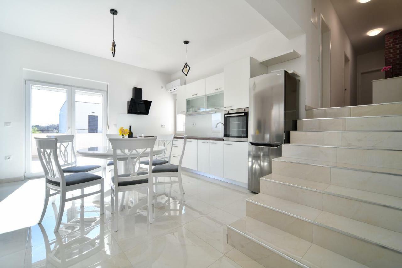 Apartman Space Ražanac Kültér fotó