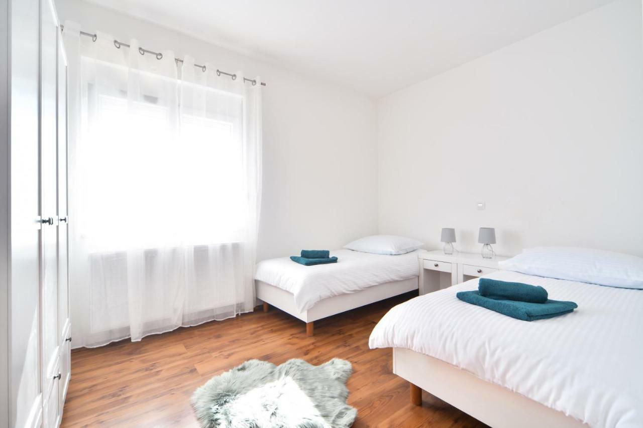 Apartman Space Ražanac Kültér fotó